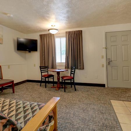 Sanfordinn Room photo