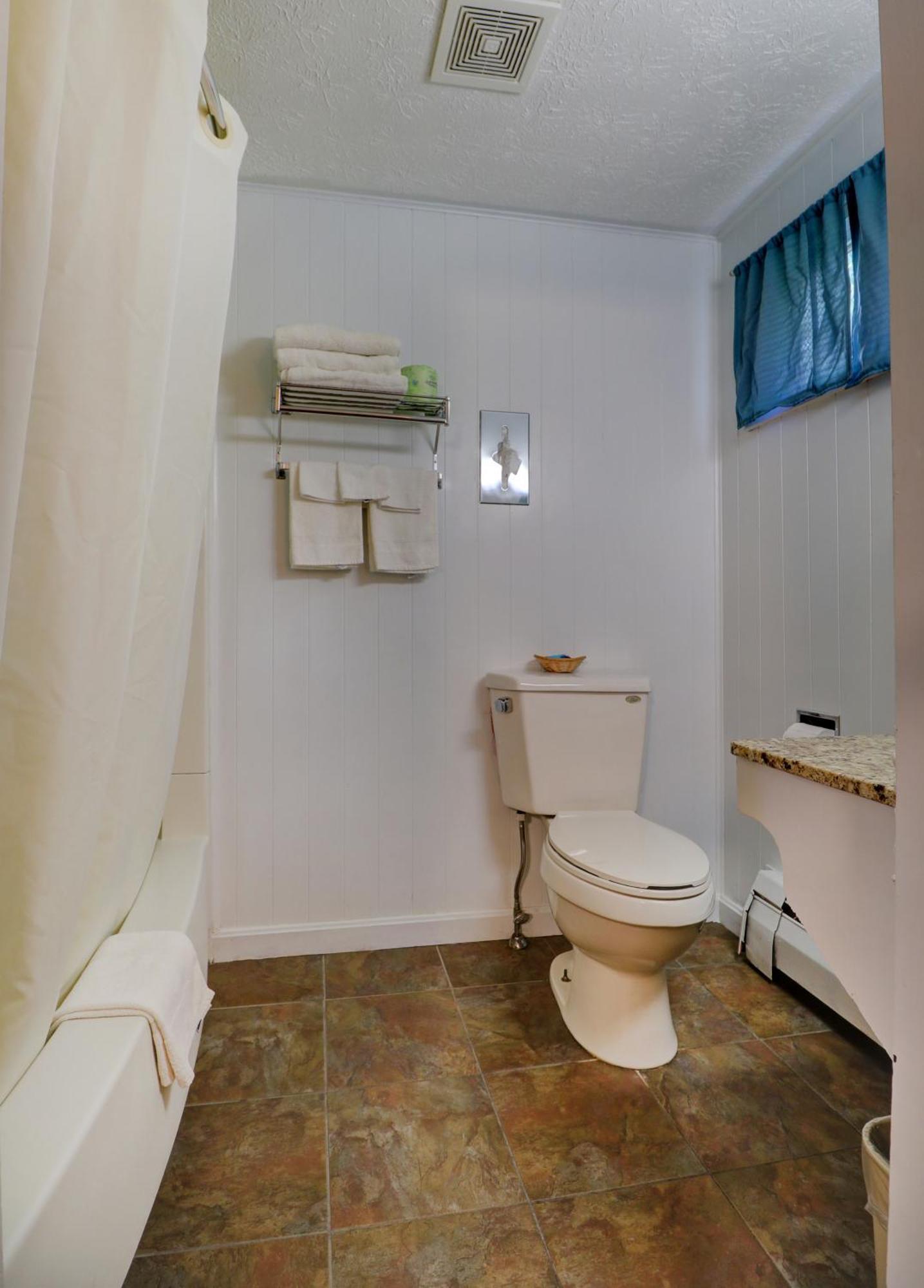 Sanfordinn Room photo