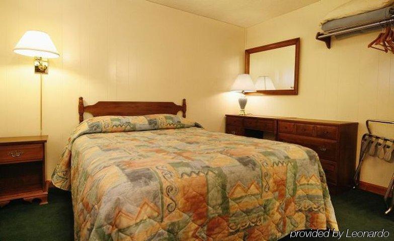 Sanfordinn Room photo